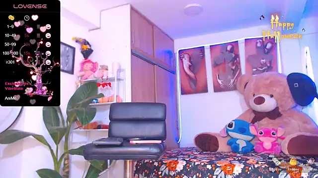 Hotgiirl 1 online show from October 12, 3:33 pm