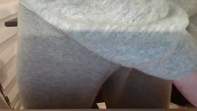 Snapshot of alessexxx24 chatting on February 26, 6:21 pm alessexxx24 online show from February 26, 6:21 pm