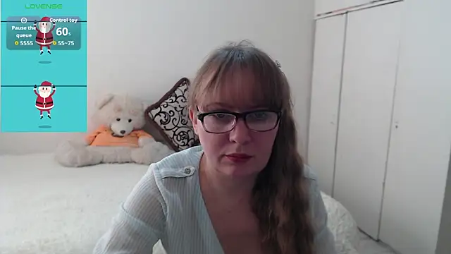 Snapshot of MargotLot chatting on February 14, 6:10 am MargotLot online show from February 14, 6:10 am