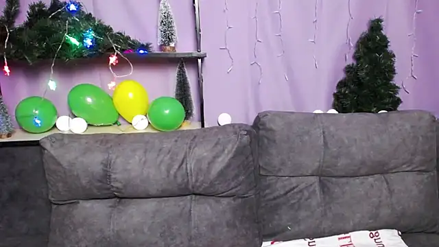 Snapshot of MilaLoona chatting on January 9, 10:20 am MilaLoona online show from January 9, 10:20 am