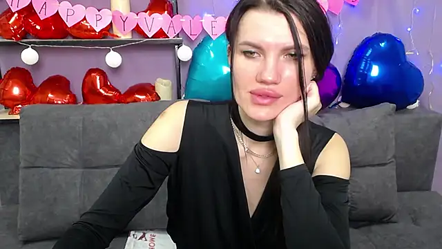 Snapshot of MilaLoona chatting on February 3, 10:58 am MilaLoona online show from February 3, 10:58 am