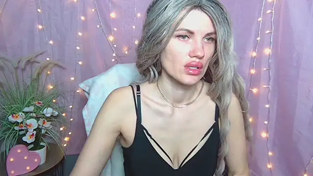 MilaLoona online show from April 18, 6:06 am