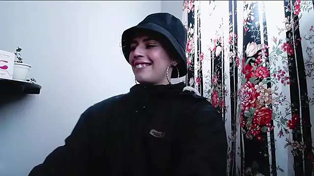 Snapshot of Cocain_Atenea chatting on November 16, 7:30 pm Cocain Atenea online show from November 16, 7:30 pm