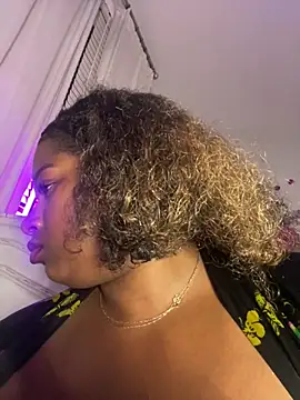 BigFineSelena online show from May 17, 3:48 am