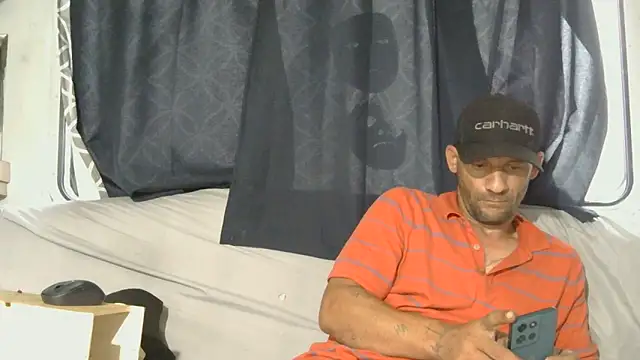 Snapshot of goodick4u28 chatting on June 7, 10:57 pm goodick4u28 online show from June 7, 10:57 pm