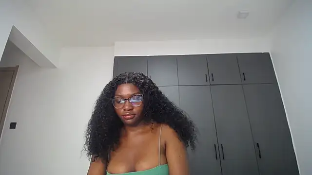 Snapshot of Pretty_Liya08 chatting on June 1, 11:17 pm Pretty Liya08 online show from June 1, 11:17 pm