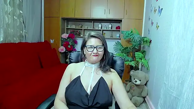 LucilleFenlys online show from December 6, 4:14 am