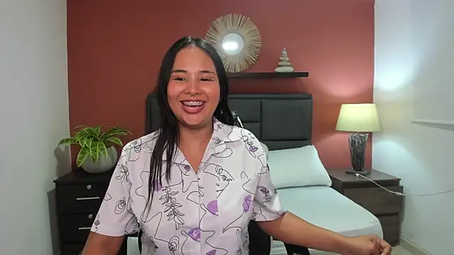 Snapshot of isabella_florez chatting on December 27, 7:03 pm isabella florez online show from December 27, 7:03 pm