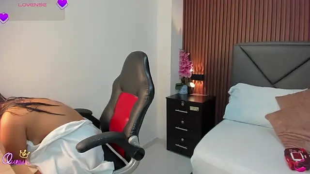 isabella florez online show from May 22, 1:46 am