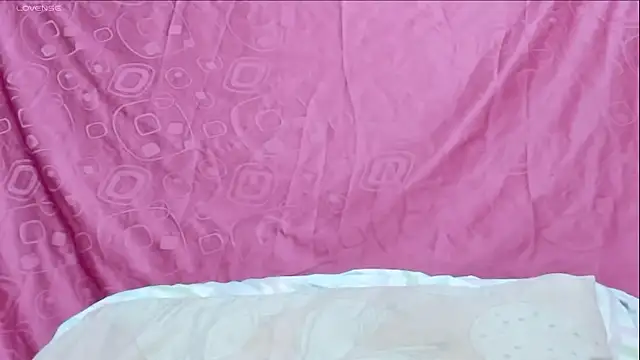 Snapshot of sophiie_93 chatting on November 27, 7:38 pm sophiie 93 online show from November 27, 7:38 pm