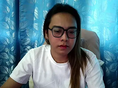 Your PrettyGirlxxx online show from November 6, 6:14 am