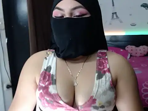 Snapshot of Hana___ chatting on December 15, 5:56 am Hana online show from December 15, 5:56 am