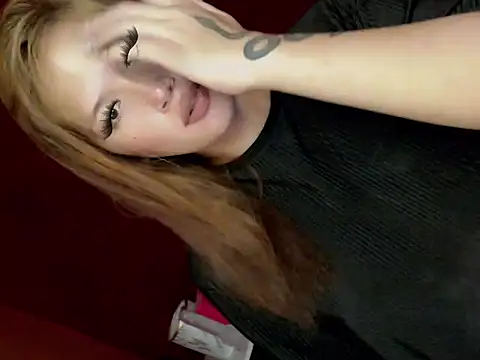 Snapshot of angelmist_thea chatting on October 18, 4:04 am angelmist thea online show from October 18, 4:04 am