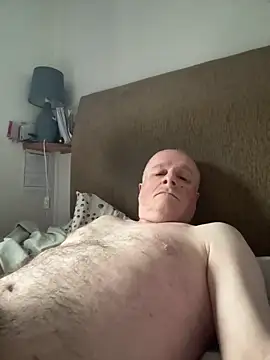 Snapshot of locallad88 chatting on February 8, 9:24 am locallad88 online show from February 8, 9:24 am