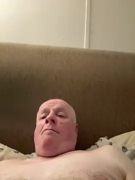 Snapshot of locallad88 chatting on February 9, 12:06 am locallad88 online show from February 9, 12:06 am