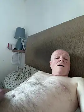 Snapshot of locallad88 chatting on February 28, 8:20 am locallad88 online show from February 28, 8:20 am