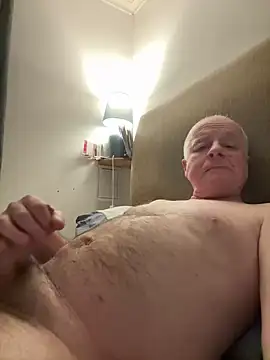 Snapshot of locallad88 chatting on March 9, 6:43 pm locallad88 online show from March 9, 6:43 pm