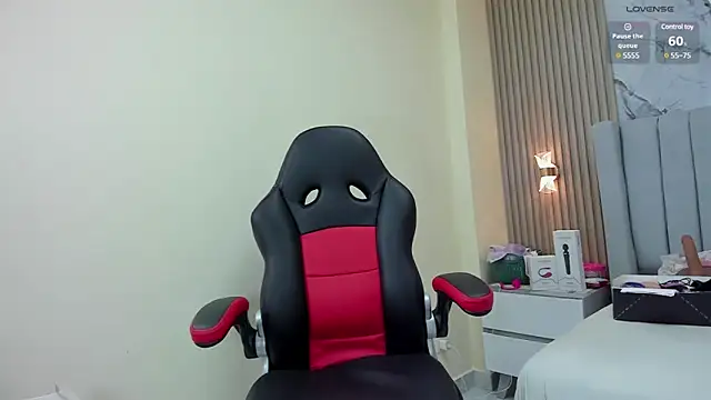 Snapshot of MAGIEVANS1 chatting on February 10, 12:29 pm MAGIEVANS1 online show from February 10, 12:29 pm