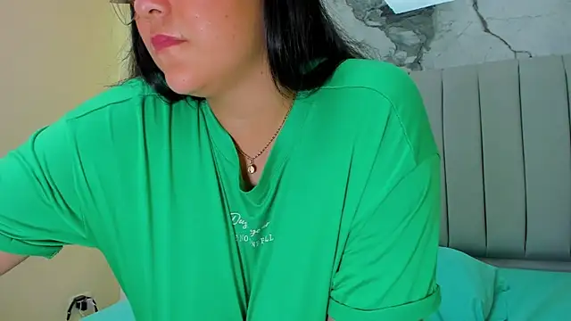 Snapshot of MAGIEVANS1 chatting on March 17, 3:40 pm MAGIEVANS1 online show from March 17, 3:40 pm