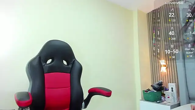 Snapshot of MAGIEVANS1 chatting on September 9, 2:33 am MAGIEVANS1 online show from September 9, 2:33 am