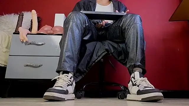 TomLover 12 online show from November 7, 12:54 am