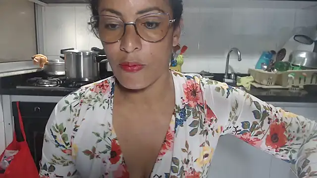 kateleyagrey online show from October 22, 8:08 pm