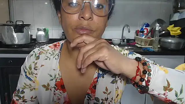 kateleyagrey online show from January 8, 8:11 pm