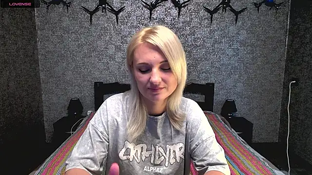 Snapshot of annagreeneyess chatting on May 22, 11:05 am annagreeneyess online show from May 22, 11:05 am