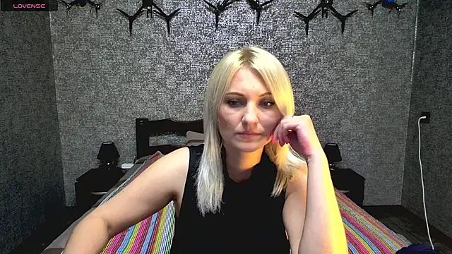 Snapshot of annagreeneyess chatting on May 24, 11:04 am annagreeneyess online show from May 24, 11:04 am