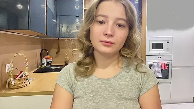 CharmingSarah online show from September 26, 3:27 pm