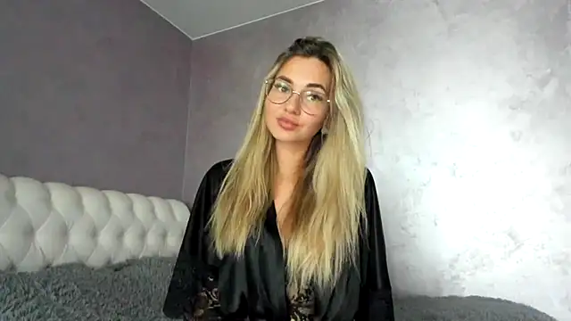 Snapshot of _DarkRose_ chatting on September 28, 10:09 am DarkRose online show from September 28, 10:09 am