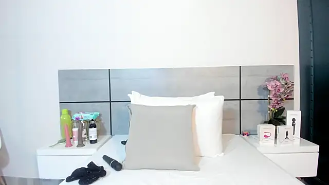 EmmaSmith2 online show from January 14, 2:50 am