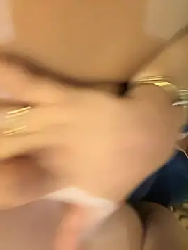 Snapshot of Amber-Queen chatting on November 11, 11:43 am Amber-Queen online show from November 11, 11:43 am