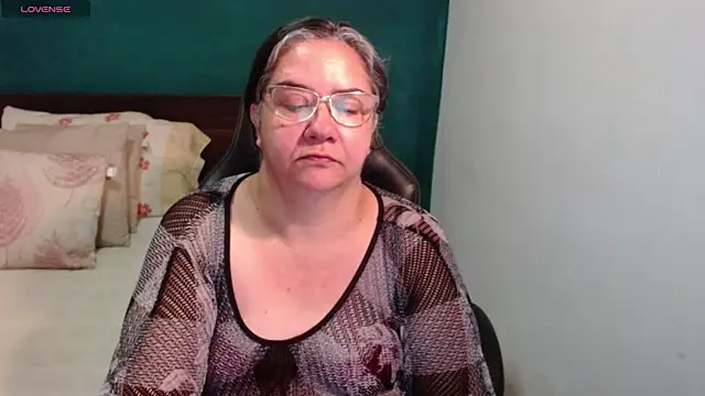 Snapshot of scaelettdubois chatting on July 12, 9:33 am scaelettdubois online show from July 12, 9:33 am
