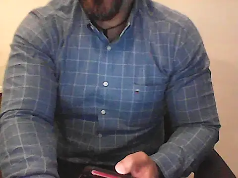 Snapshot of Kalel17073 chatting on June 23, 6:17 pm Kalel17073 online show from June 23, 6:17 pm