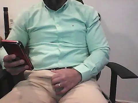 Snapshot of Kalel17073 chatting on July 27, 7:10 pm Kalel17073 online show from July 27, 7:10 pm