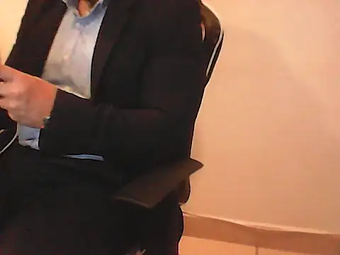 Snapshot of Kalel17073 chatting on July 28, 6:20 pm Kalel17073 online show from July 28, 6:20 pm