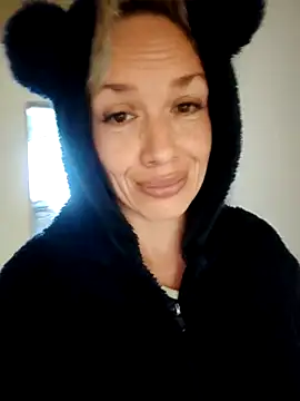 Snapshot of sexymarilyncolombia chatting on February 15, 3:50 pm sexymarilyncolombia online show from February 15, 3:50 pm