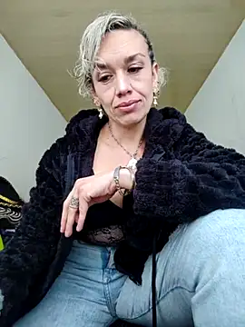 Snapshot of sexymarilyncolombia chatting on March 13, 1:40 pm sexymarilyncolombia online show from March 13, 1:40 pm