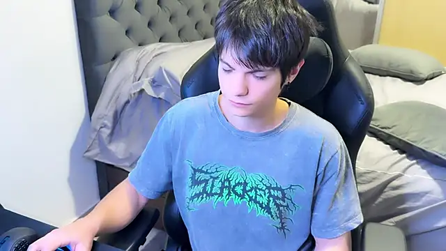 Snapshot of SasukeUhchiaa chatting on February 27, 1:48 am SasukeUhchiaa online show from February 27, 1:48 am