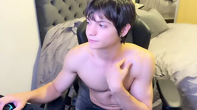 Snapshot of SasukeUhchiaa chatting on March 6, 2:40 pm SasukeUhchiaa online show from March 6, 2:40 pm