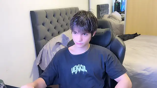 Snapshot of SasukeUhchiaa chatting on March 14, 6:18 pm SasukeUhchiaa online show from March 14, 6:18 pm