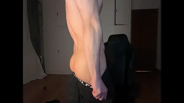 Snapshot of SasukeUhchiaa chatting on December 19, 3:13 am SasukeUhchiaa online show from December 19, 3:13 am