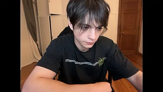 Snapshot of SasukeUhchiaa chatting on December 22, 5:59 am SasukeUhchiaa online show from December 22, 5:59 am