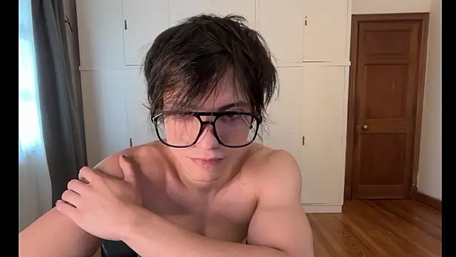 Snapshot of SasukeUhchiaa chatting on January 9, 9:49 pm SasukeUhchiaa online show from January 9, 9:49 pm