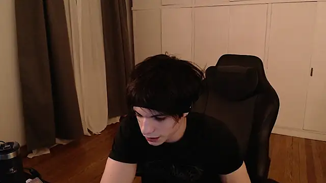 Snapshot of SasukeUhchiaa chatting on January 13, 3:01 am SasukeUhchiaa online show from January 13, 3:01 am