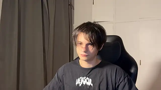 Snapshot of SasukeUhchiaa chatting on February 11, 5:12 am SasukeUhchiaa online show from February 11, 5:12 am