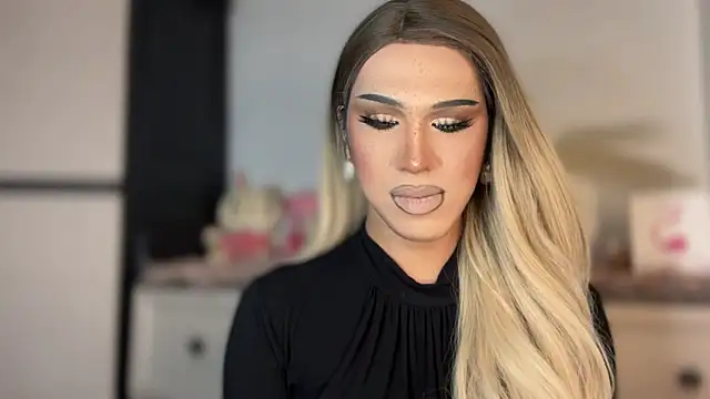 Snapshot of Ts_glamxxxx chatting on February 13, 12:39 am Ts glamxxxx online show from February 13, 12:39 am