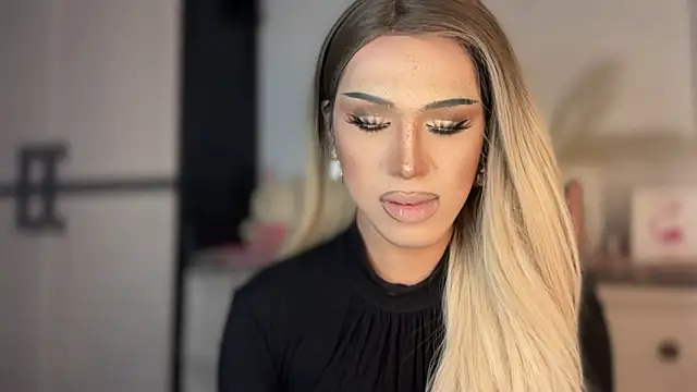 Snapshot of Ts_glamxxxx chatting on February 16, 2:07 am Ts glamxxxx online show from February 16, 2:07 am