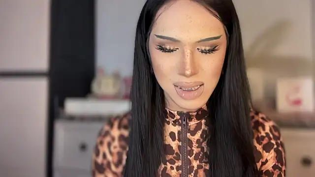 Snapshot of Ts_glamxxxx chatting on February 18, 1:01 am Ts glamxxxx online show from February 18, 1:01 am